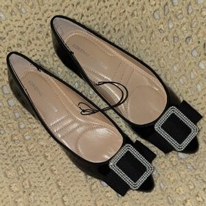 Adrienne Vittadini Black Pearl Low Heel Flats with Sparkling Buckle 8M
